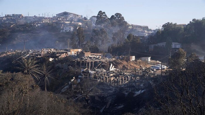 Las autoridades chilenas indicaron que el incendio del pasado 22 de diciembre dejó cerca de mil damnificados y afectó a más de 300 viviendas.