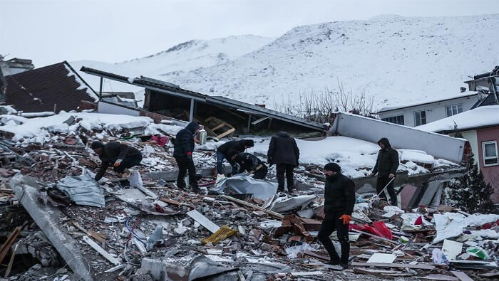 Las autoridades de Türkiye han confirmado que más de 25.000 personas participan en las labores de búsqueda y rescate.