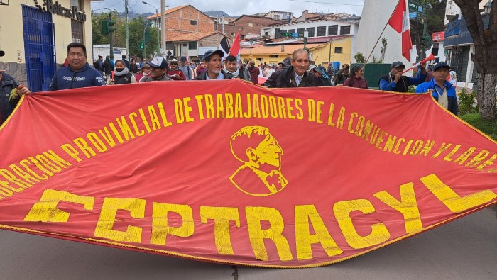 En Arequipa y Huancayo se han hecho convocatorias para marchas hacia las plazas de armas respectivas en las cuales se realizarán actos de rechazo al accionar del Congreso peruano.