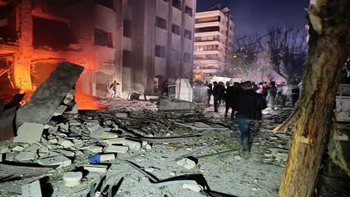 Además de las pérdidas humanas, el ataque dejó severos daños en la zona residencial de Kafar Sousah, densamente poblada y ubicada en el corazón de Damasco.
