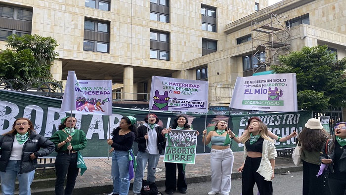 Hace un año la Corte Constitucional de Colombia aprobó con cincos votos a favor y cuatro en contra la despenalización de la interrupción voluntaria del embarazo.