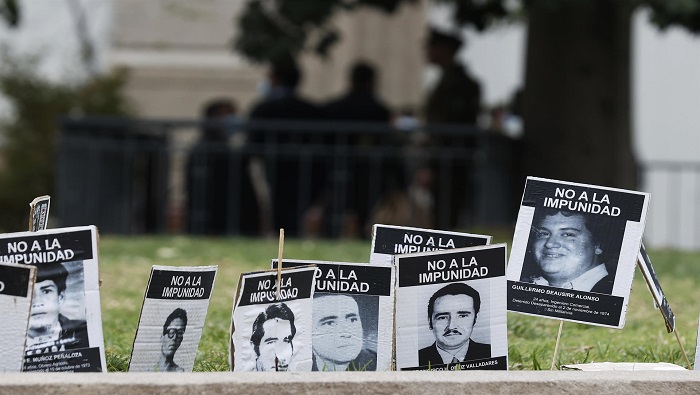 Informes de organizaciones humanitarias denuncian que durante la dictadura de Pinochet se registraron más de 40.000 casos de delitos de lesa humanidad.