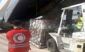 En la jornada, dos aviones emiratíes llevaron a Siria más de 50 toneladas de alimentos, agua mineral y artículos de socorro.