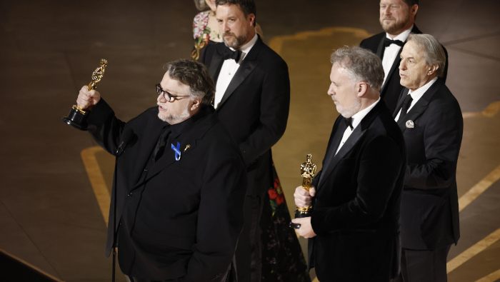 El cineasta mexicano Guillermo del Toro ganó su tercer Oscar con Pinocho, como mejor cinta de animación.