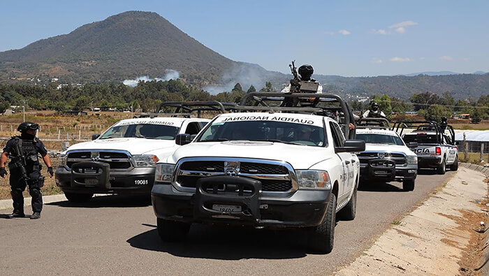 Agentes del Ejército, de la Guardia Nacional y de la Guardia Civil mantienen operativos en todo el estado en  busca de los grupos armados.