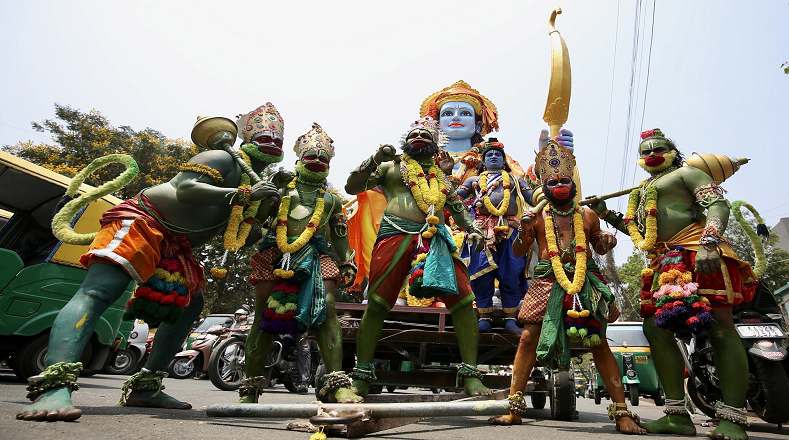 En esta jornada el festival inició a las 11H11 (hora local) y se extendió hasta horas de la tarde en las principales calles de las ciudades de India.
