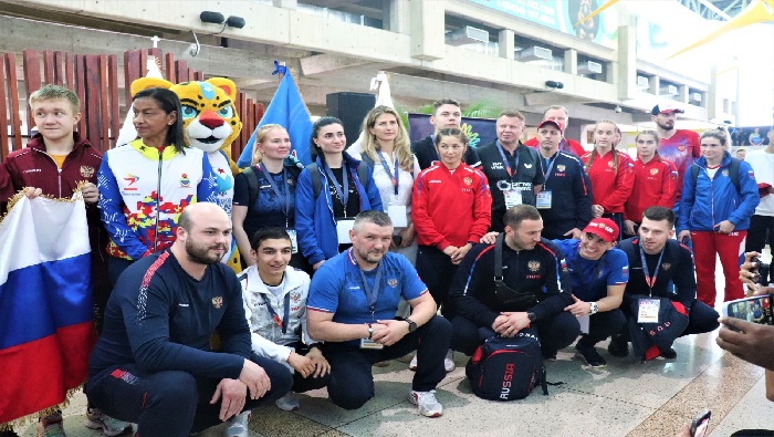 La delegación rusa está compuesta por 36 deportistas de Boxeo y Tenis de Mesa, está prevista la llegada de la segunda oleada para completar 96 atletas de alto rendimiento el  22 de abril.
