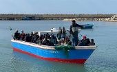 La Guardia Costera libia rescató, en la víspera, a otro grupo de migrantes luego que su embarcación se hundiera en el Mediterráneo.