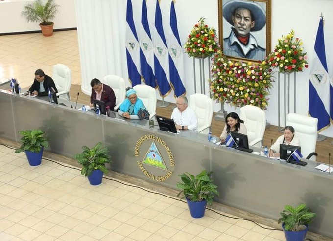 Como parte de conmemoración, la Asamblea Nacional de Nicaragua reconoció a cinco trabajadores que cumplieron 30 años o más de labor en el Poder Legislativo.
