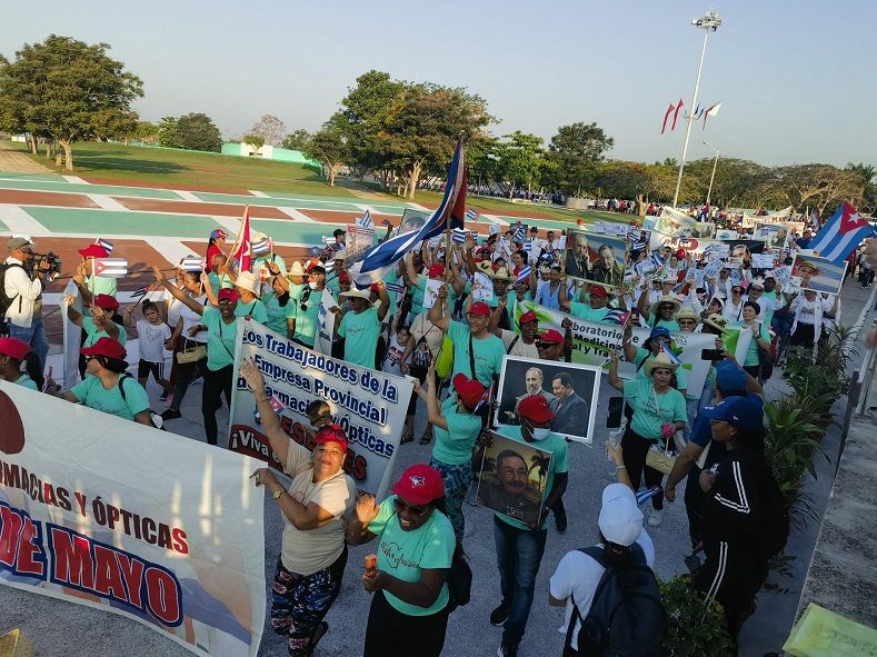 En la provincia de Ciego de Ávila, como en toda Cuba, los trabajadores y la población celebraron el 1 de Mayo con un nutrido y patriótico desfile en la Plaza Máximo Gómez.