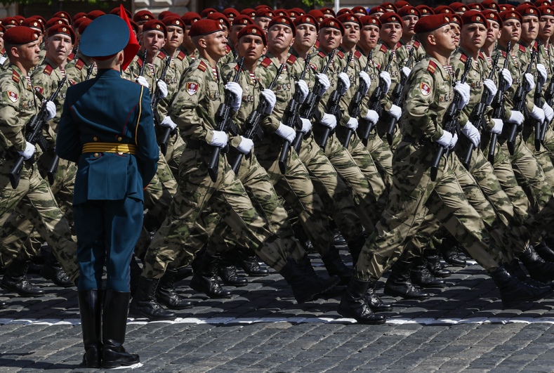 Más de 10.000 personas y 125 unidades de varios tipos de armas y equipos se exhibieran en el desfile de este año, según el ministro de Defensa, Sergei Shoigu..