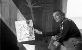 Uno de los sucesos que marcó la vida y obra de Salvador Dalí fue su encuentro, en 1926, con Pablo Picasso, lo que posibilitó su acercamiento definitivo al surrealismo.