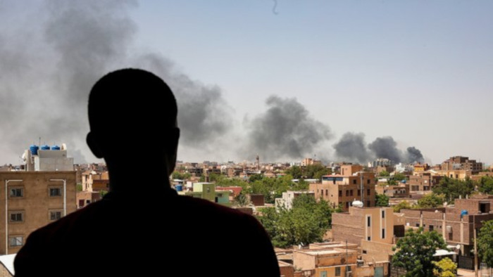 Las batallas continuaron entre el ejército de Sudán y un grupo paramilitar en rebeldía este fin de semana, a pesar de que el jueves se firmó una declaración de principios en Yeda.