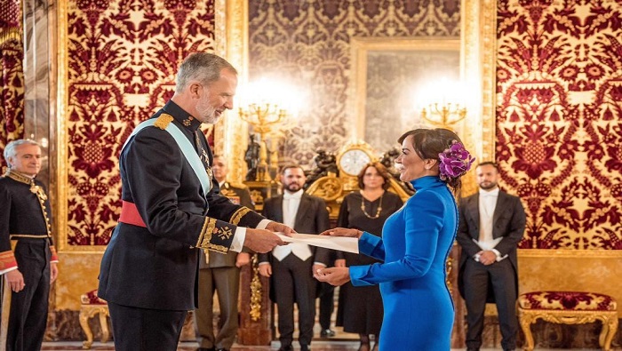 Coromoto Godoy Calderón presentó sus cartas credenciales como embajadora de Venezuela durante una ceremonia solemne en el Palacio Real de Madrid.
