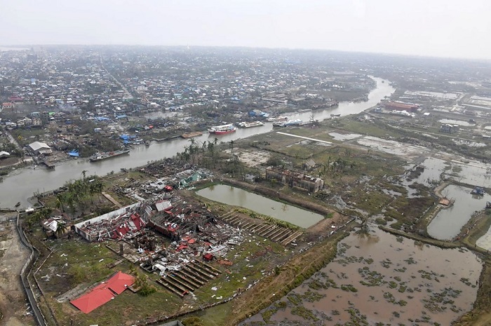 La tormenta más violenta en la región en más de diez años devastó aldeas y cortó las comunicaciones en gran parte del estado de Rakhine.