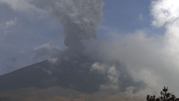 Entre tanto afirman los entes mexicanos que la ceniza emitida por el volcán Popocatépetl ya llegó a Veracruz.