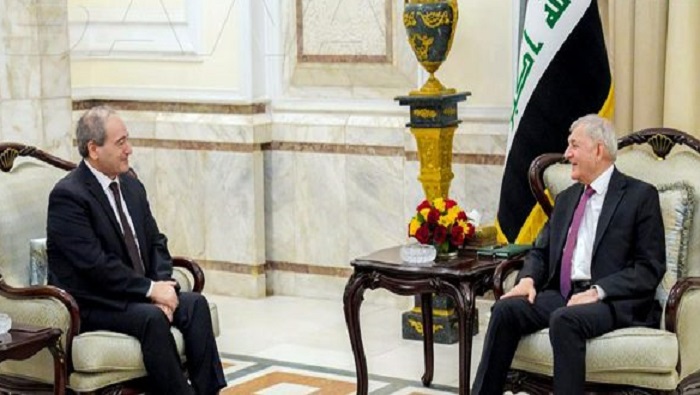 El presidente de Iraq (derecha, en la imagen) pidió al canciller de Siria continuar la consulta y coordinación entre Damasco y Bagdad sobre temas de interés común, como la lucha contra el terrorismo y el narcotráfico y el control de las fronteras.