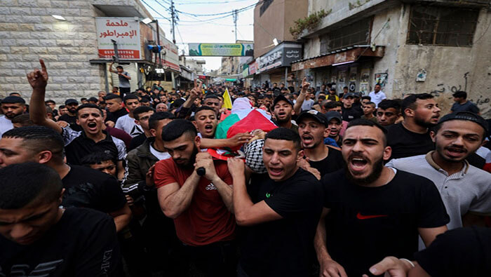 Palestinos condenaron el asesinato del joven palestino de 20 años en la ciudad de Nablus por parte del Ejército israelí.