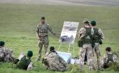 Reclutas ucranianos participan en un entrenamiento en una base militar con las Fuerzas Armadas del Reino Unido en el sur del país