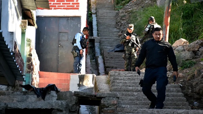 La violencia criminal en territorio hondureño cobra un promedio diario de entre diez y 15 personas fallecidas.