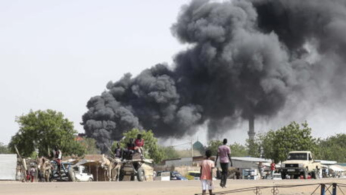 En la víspera se reportó que al menos 22 personas murieron en un ataque aéreo en una ciudad no lejos de la capital, Jartum, en el barrio Dar es Salaam de Omdurman.