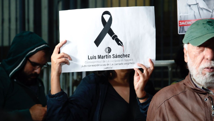 Los periodistas también protestaron en contra del asesinato de Sánchez Íñiguez en las ciudades de Oaxaca, Guadalajara, Aguascalientes y Ciudad Juárez.