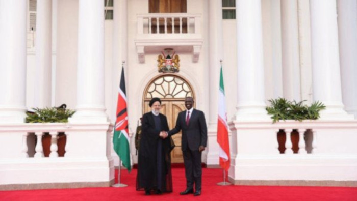 Raisi fue recibido de manera oficial por su homólogo keniano William Samoei Ruto, en el Palacio Presidencial del país africano.