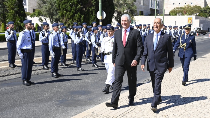 La presente estancia constituye la primera visita de Estado que realiza un mandatario cubano a Portugal.