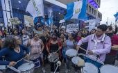 Grupos de la sociedad protestaron frente a la sede del Ministerio Público en la capital del país, en demanda de la renuncia de la fiscal general Consuelo Porras.