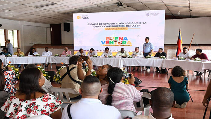 La mesa de diálogo en Buenaventura se instaló en la Casa de Encuentros Heriberto Correa Yepes en presencia del alto comisionado para la paz.