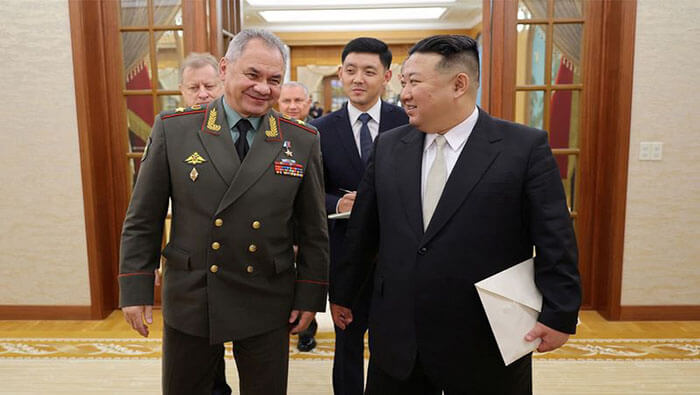 En medio de la reunión, el ministro Shoigú le transmitió a Kim Jong-un un mensaje del presidente de Rusia, Vladímir Putin.