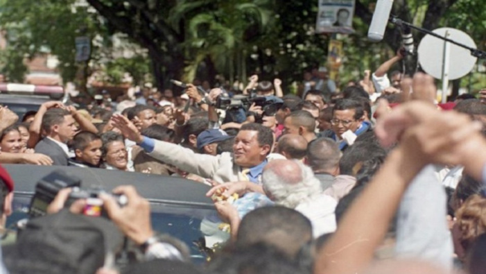 En los comicios del 30 de julio del año 2000, Chávez obtuvo 3.757.773 votos, equivalentes al 59.76 por ciento de los sufragios emitidos.