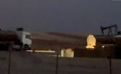 los militares del Estados Unidos sacaron hacia Iraq a través del cruce fronterizo ilegal de Mahmoudia, un convoy de 30 camiones cisterna 