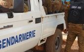En Burkina Faso, la Unidad de Intervención Especial de la Gendarmería Nacional efectúa ejercicios de simulación de atentado terrorista como parte de su preparación.