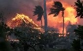 El gobernador de Hawái afirmó que harán falta miles de millones de dólares para reconstruir todo lo que las llamas han devastado.