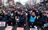 "Nos oponemos... porque creemos que el mar no es solo para el gobierno japonés, sino para todos nosotros y para la humanidad", corearon los manifestantes.