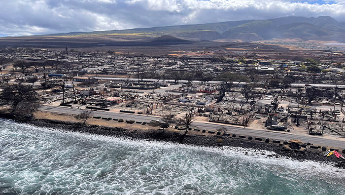 El jefe de policía de Maui reiteró que los equipos de rescate han registrado un 25 por ciento de la localidad de Lahaina.