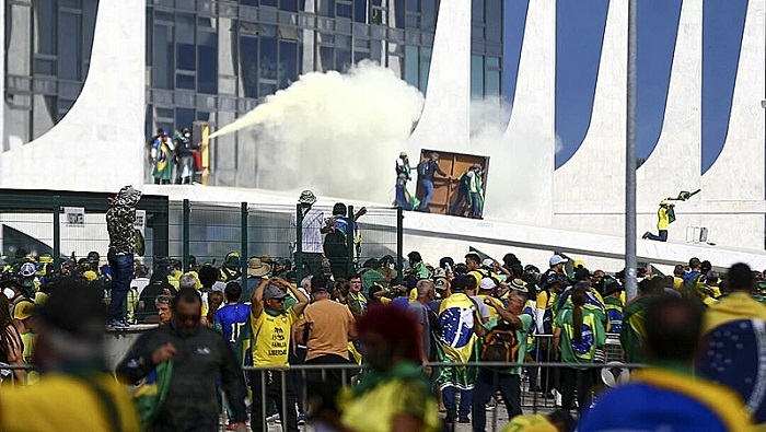 Según la denuncia, los agentes no actuaron para prevenir actos vandálicos del 8 de enero por alineamiento ideológico con los seguidores del expresidente, Jair Bolsonaro.