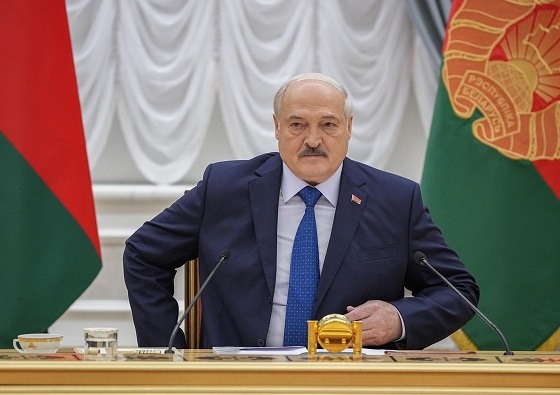 El mandatario bielorruso asegura que usará todo el arsenal en caso de ataque contra su país..