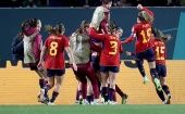 Con un gol de Olga Carmona en la primera mitad, España derrotó a Inglaterra en una inédita final.