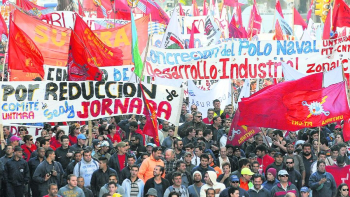 La Asociación de Bancarios del Uruguay informó a medios locales que el sindicato tiene previsto un paro de 24 horas
