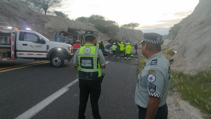 Las autoridades mexicanas han informado que la circulación en la zona del accidente se encontraba cerrada en ambos sentidos.