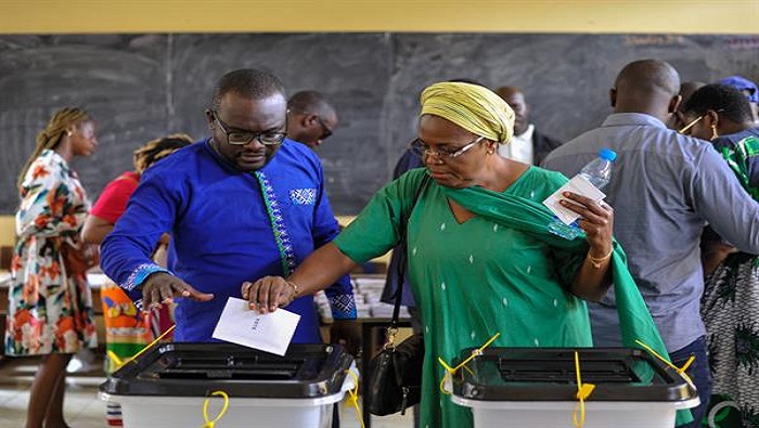 Más de 846.800 gaboneses estaban convocados para ejercer el voto en estos comicios, que tuvo problemas organizativos, según denunció la oposición.