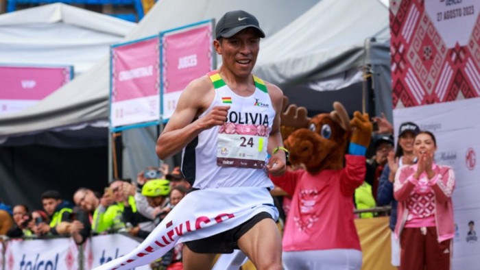 El corredor boliviano Garibay, con un tiempo de 2:08:23, se impuso a los kenianos Leonard Langat (2h 11:06) y Edwin Kiptoo (2h 11:15).