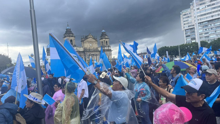En ciudad de Guatemala la ciudadanía volvió a tomarte la plaza  este 2 de septiembre en defensa de la voluntad popular.