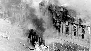 Más sombras que luces se han observado en esta conmemoración aunque siempre se seguirán escuchando las últimas palabras del presidente Allende que nunca han perdido vigencia.