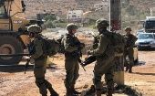 Los israelíes incursionaron en varios hogares de Beita supuestamente buscando a una persona. Varios residentes locales denunciaron pérdida de pertenencias y dinero.