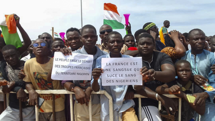 La junta militar nigerina declaró “persona non grata” al embajador Itté y reclamó su retirada del país, al tiempo de denunciar los acuerdos militares con Francia.