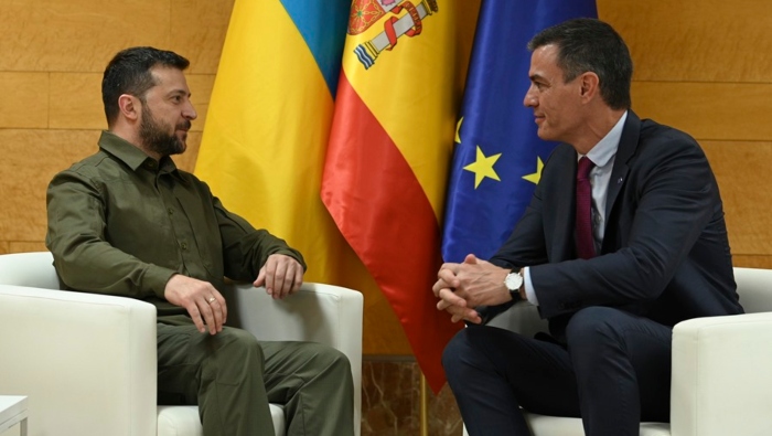 El líder del PSOE se reunió de manera previa con el presidente ucraniano, quien arribó a España esta jornada.