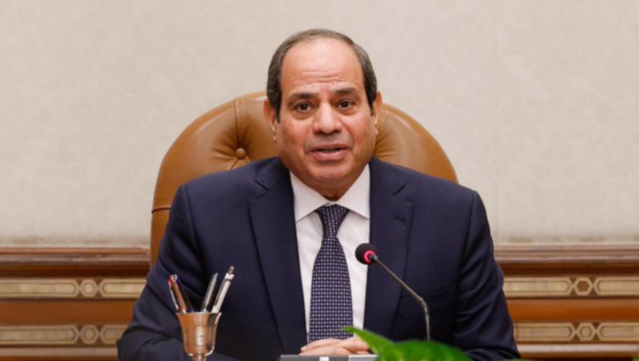 El presidente Abdel Fattah El-Sisi ordena el envío de un convoy completo cargado con enormes cantidades de ayuda humanitaria a los palestinos
